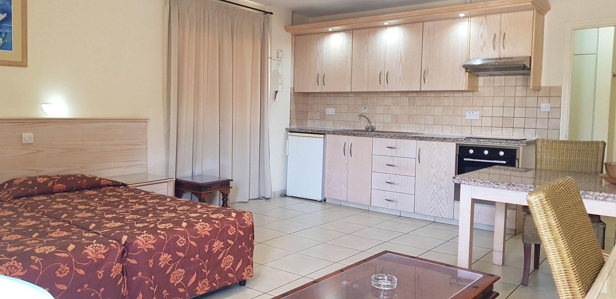 Senator Hotel Apartments - Adults Only Agia Napa Buitenkant foto